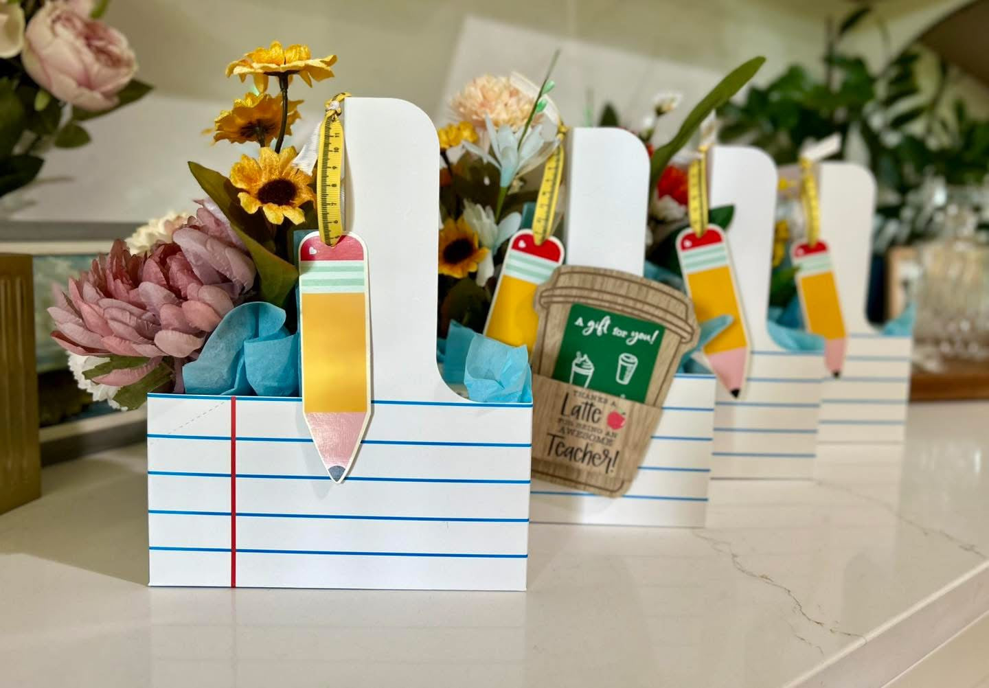 🔆Pre-Order🔆  🩵🍏✏️Back to School Teacher Gift✏️🍏🩵 Candle